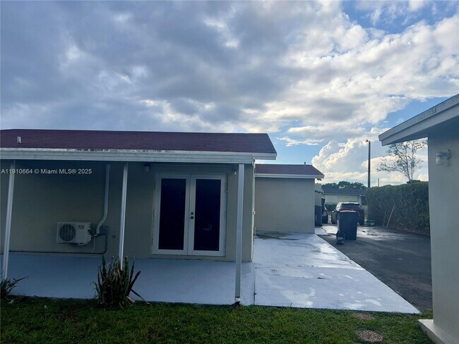 Photo - 16801 NW 72nd Ct Unit 0