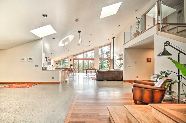 Photo - 5bd/3.5ba Monroe Home