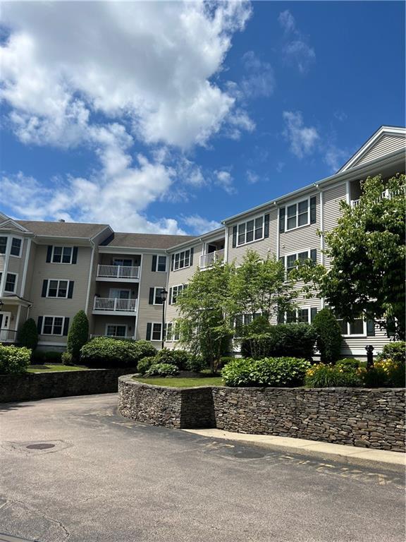 1 Lenox St Condo Unit 310 Condo for Rent in Norwood, MA