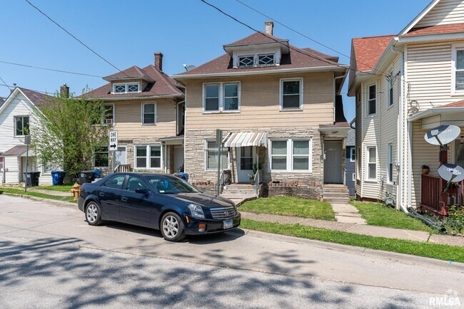 Building Photo - 1527 8th Ave Rental