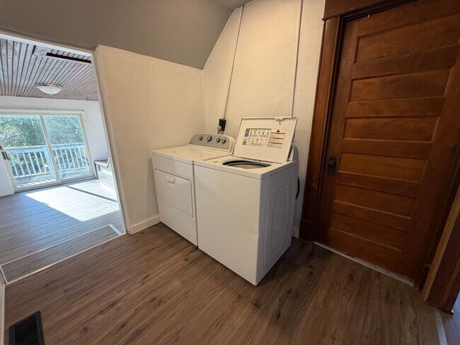 705 McLean Ave Unit 705 1/2