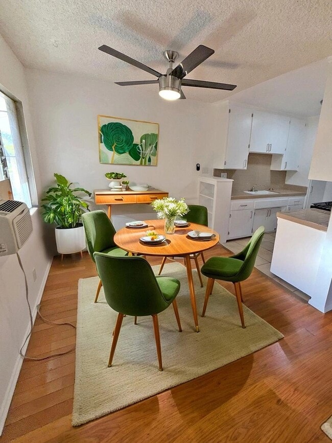 Photo - 1852 N Wilton Pl Unidad 3