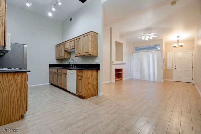 Photo - 2305 W Horizon Ridge Pkwy Unidad 3323