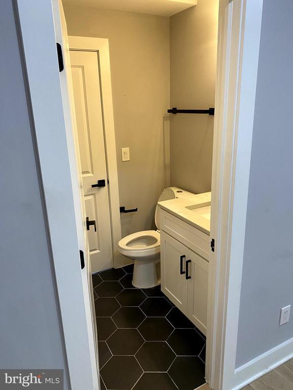 1219 Queen St NE Unit 1