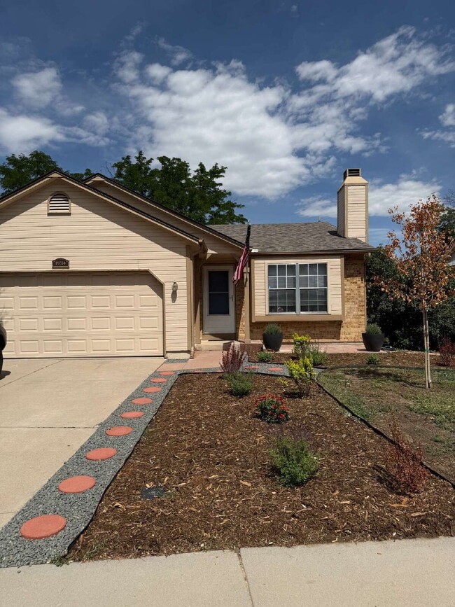 Building Photo - 4 Bedroom, 2 Bath Ranch Style Home w/ Finished Walkout Basement!