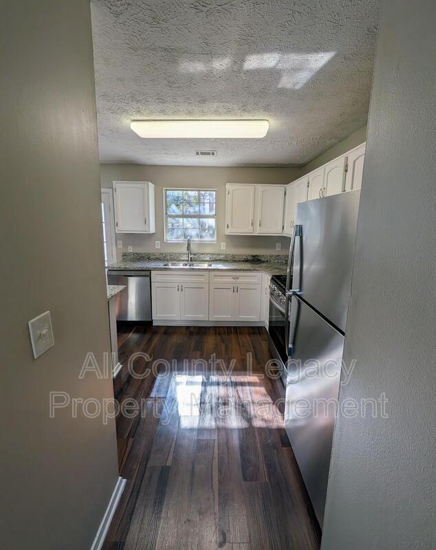 Photo - 5702 Wells Cir