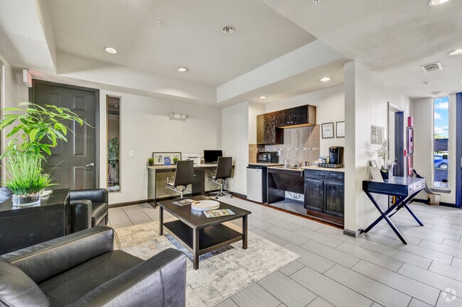 Sala del club - Midtown Grove