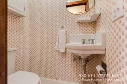 Photo - 980 6th St E