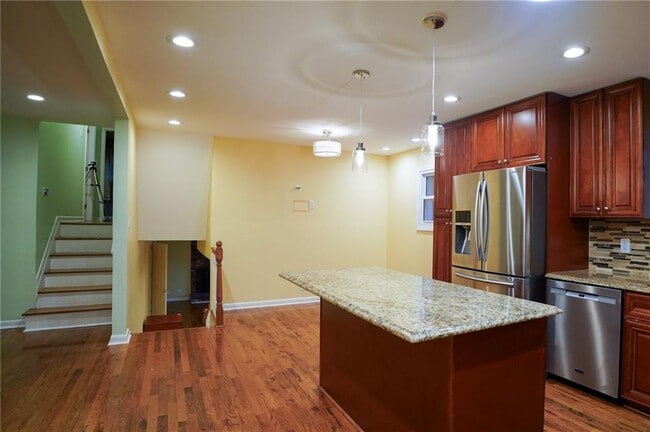 Photo - 2007 Candace Ln SE