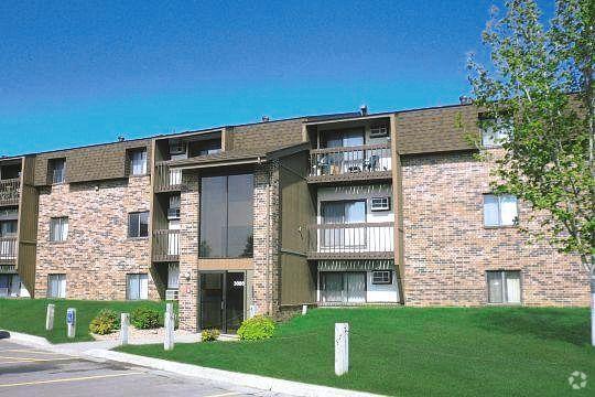 Building Photo - 727 Apartments