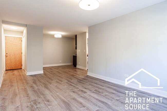 Photo - 445 W Barry Ave Unidad 222