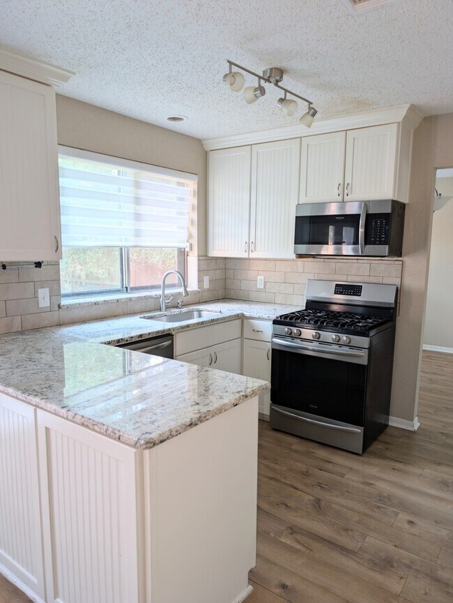 Photo - 9303 Palm Shores Dr