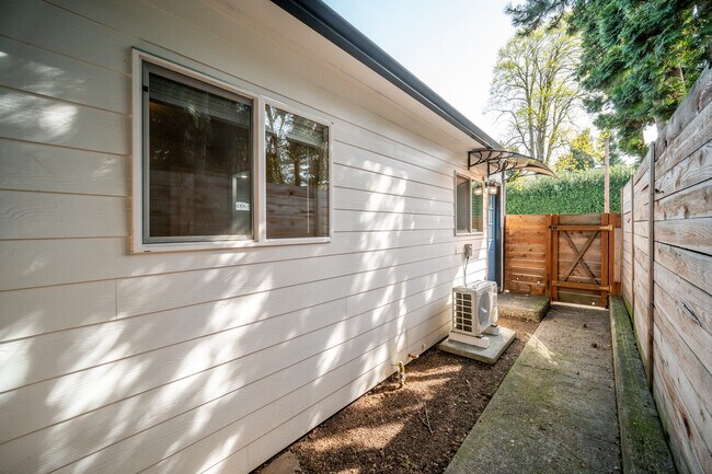 Photo - Sumner Commons