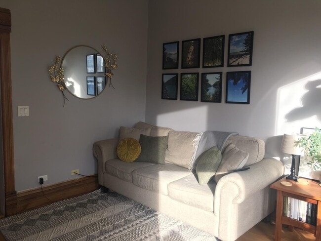 Photo - 1236 W Oakdale Ave Unidad 2F