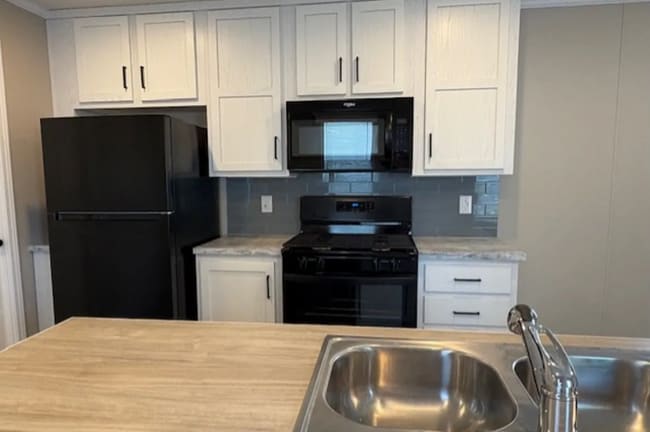 Photo - 423 Dubois Dr