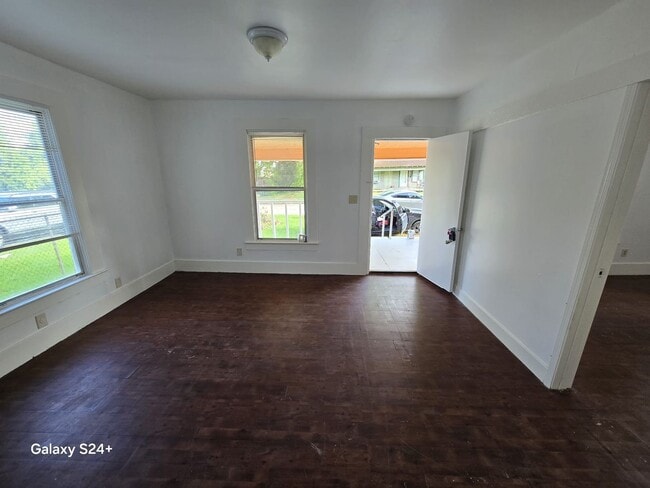 Photo - 755 Doucette Ave