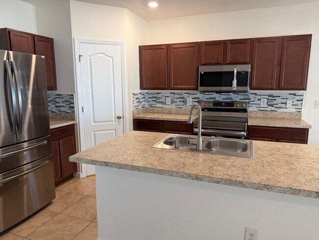 Photo - PRIVATE LANDLORD -LIKE NEW RENTAL HOME