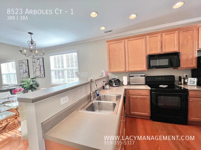Photo - 8523 Arboles Ct