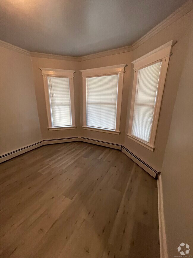 Building Photo - 424 Edgewood St Unit 1 Rental