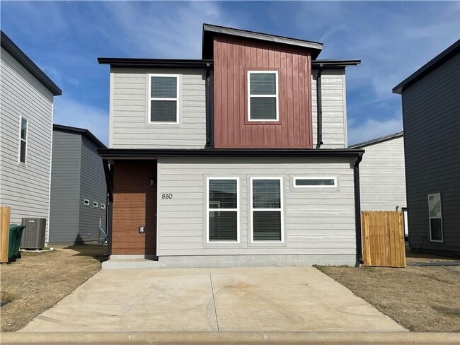 Spacious 3 Bed, 2 Bath Home with Modern To... - Spacious 3 Bed, 2 Bath Home with Modern To...