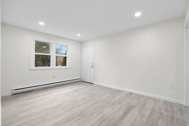 Photo - 5 Foote Rd Unit 2