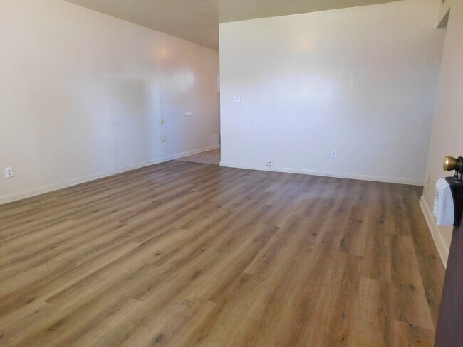 Photo - TWO BLOCKS FROM CMU!