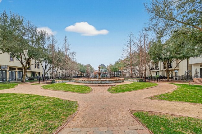 Photo - 10917 Upland Park