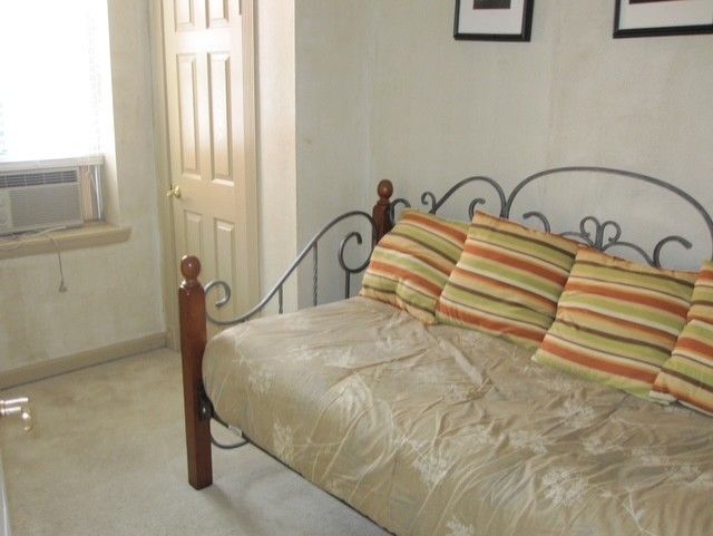 Photo - 735 6th St NE