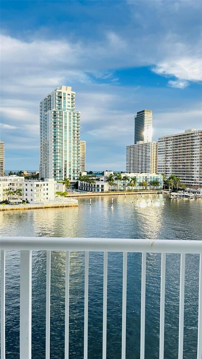 Building Photo - 121 Golden Isles Dr Unit 604