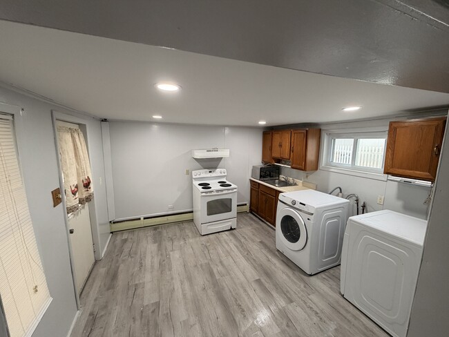 Photo - 118 W Washington St