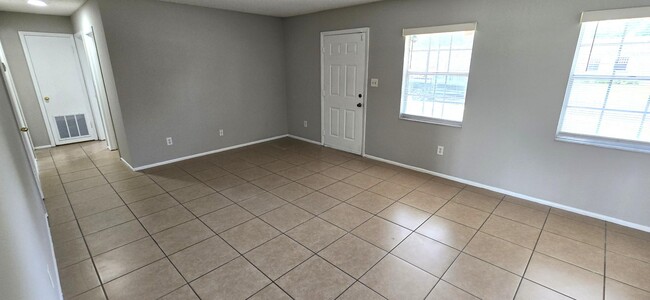 Photo - 108 Jalapa Dr