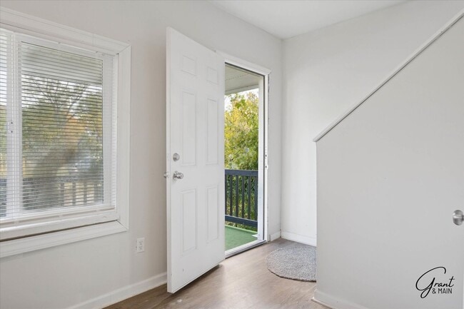 Photo - $1200 2 bedroom large home