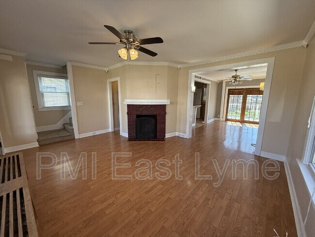 Photo - 86 School St