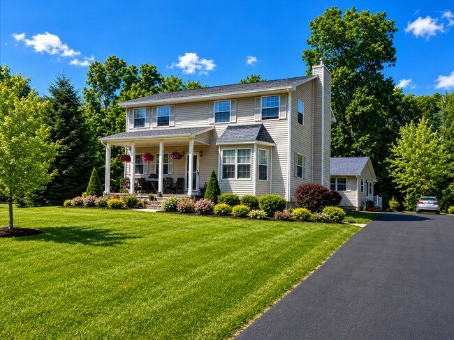 Building Photo - 296 Birchwood Dr N