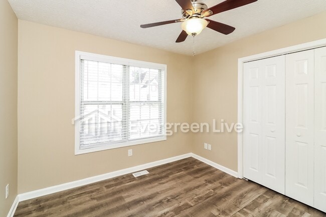 Photo - 2385 Lake Royale Dr