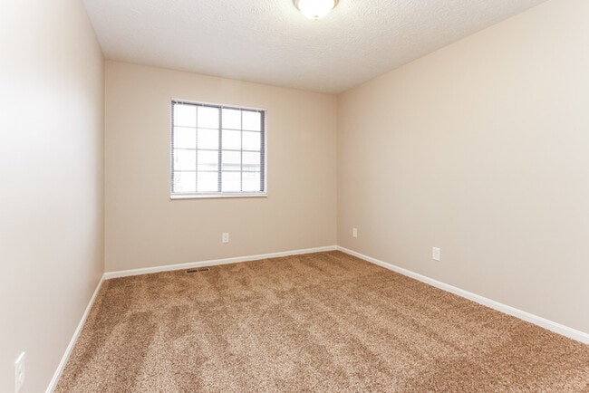 Photo - 4132 Luxembourg Cir E