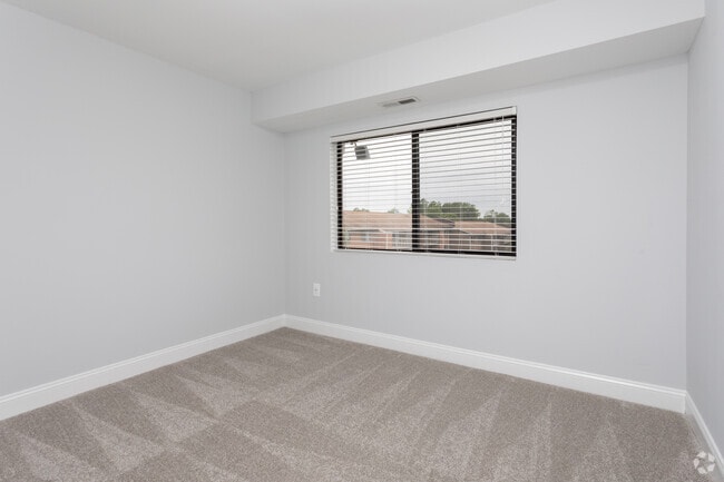 3BR, 2BA - 1,343 SF