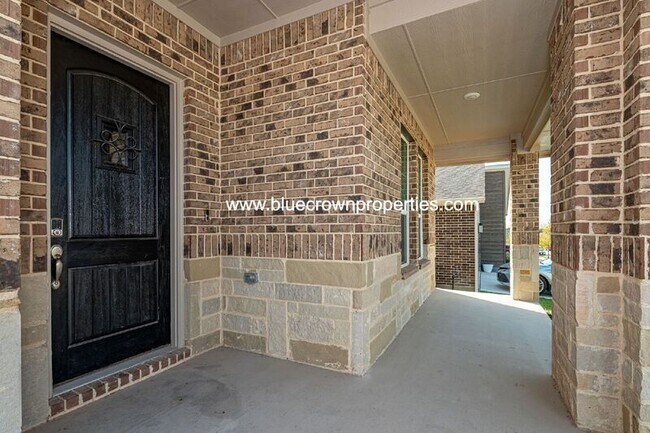 Photo - 2205 Redwing Dr