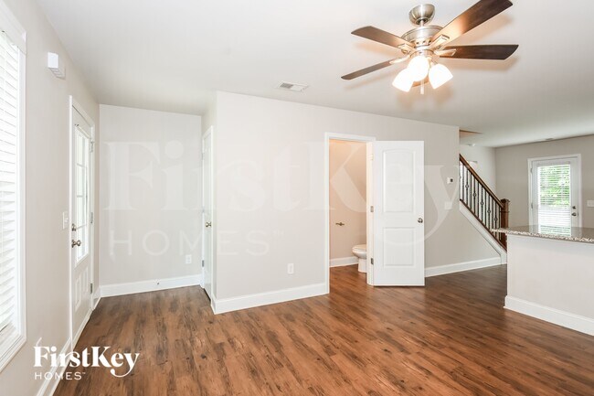 Photo - 2520 Belaire Dr