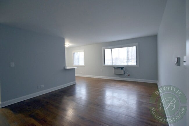 Photo - 7541 N Winchester Ave Unit 306