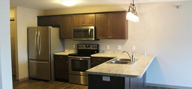 Building Photo - Island City Properties Unit 207