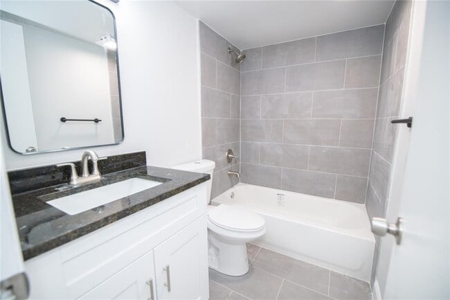 Photo - 8704 NW 35th St Unit 104