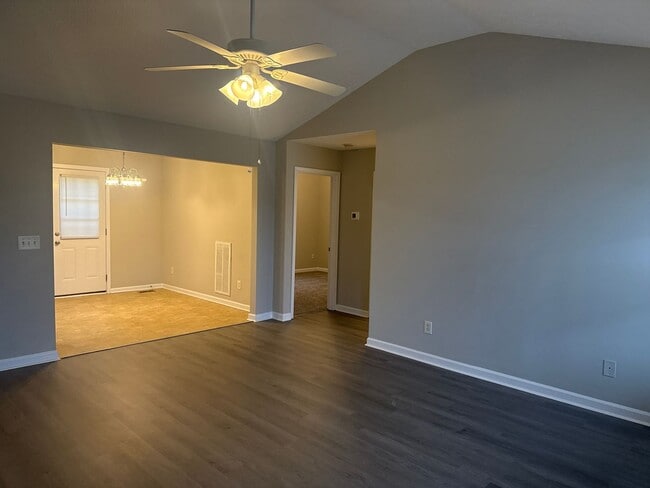 Photo - 3 bedroom 2 bath home in Stewarts Creek area.