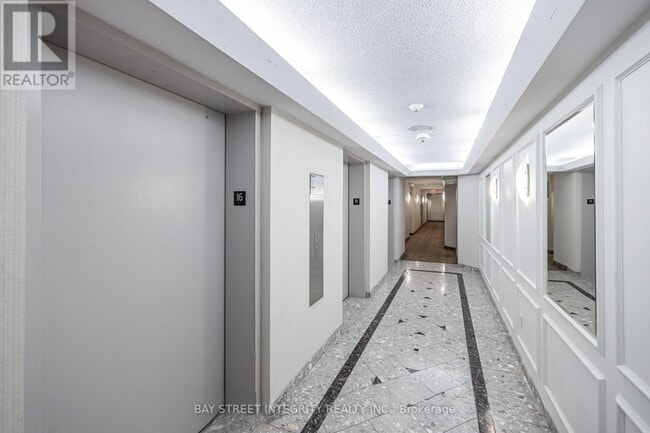 Photo - 2177 Burnhamthorpe Rd W Unit 1606