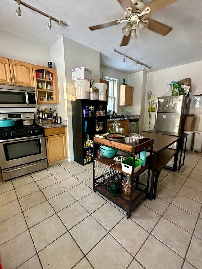 Photo - 756 Saratoga St Unit 1