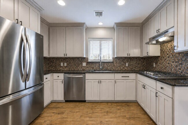 Photo - 614 Bendwood Dr