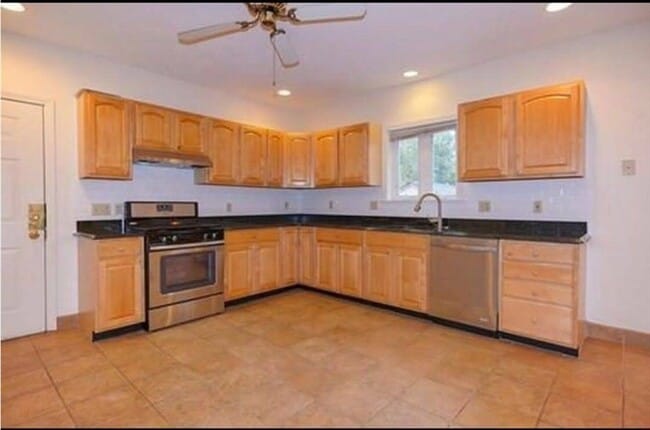 Photo - 82 Medford St Unit 1