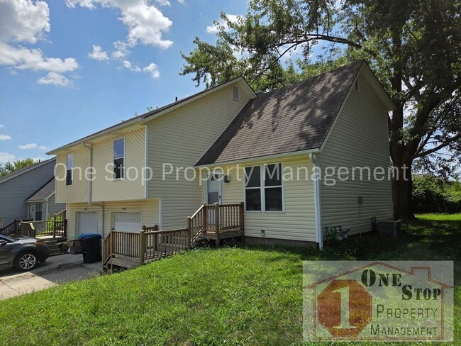 Building Photo - Spacious 3 Bedroom, 1 Bathroom Duplex for Rent