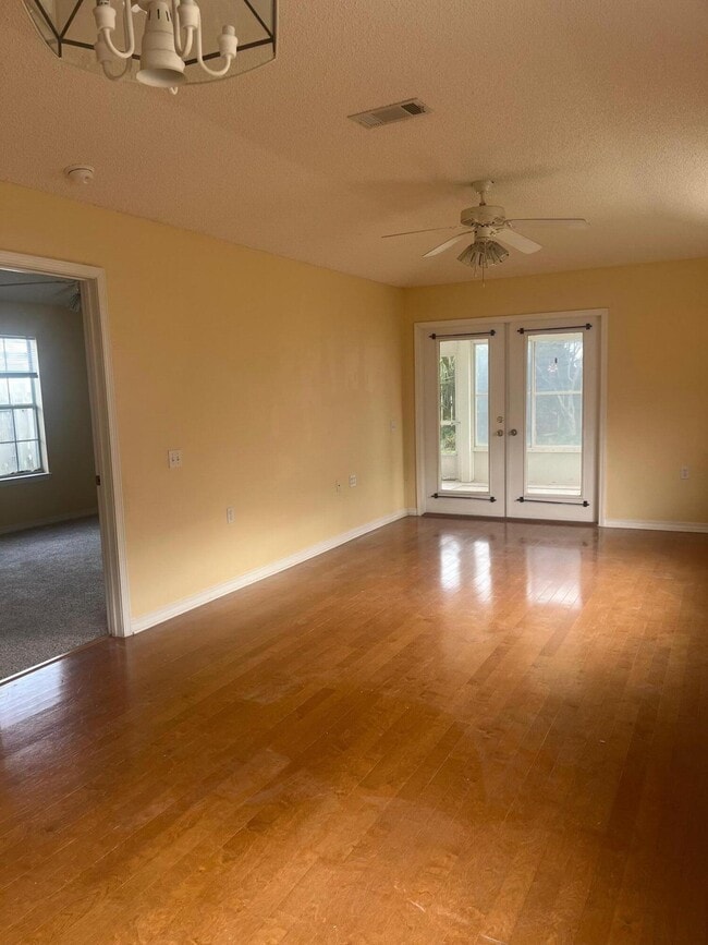 Photo - 5575 Meadow Creek Pl