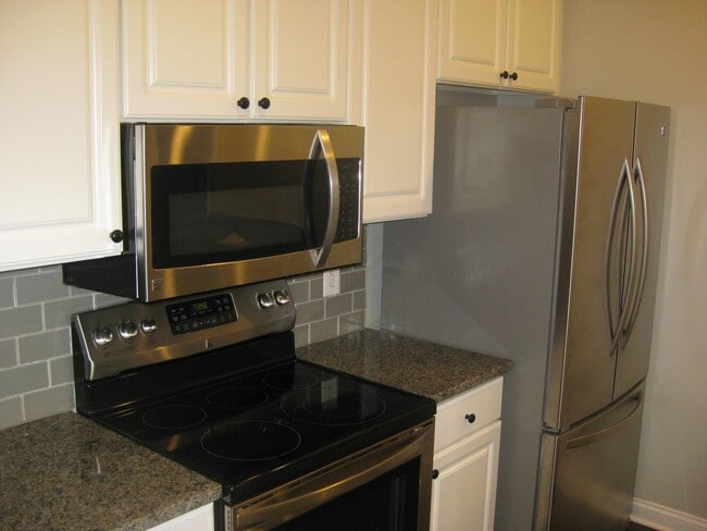 Photo - 2245 Riverside Dr Unit 301